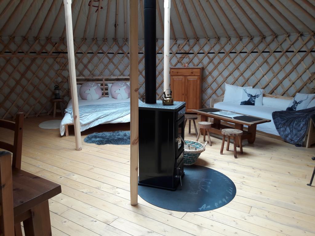 La Yourte Au Pays Des Rennes Erezee Ngoại thất bức ảnh